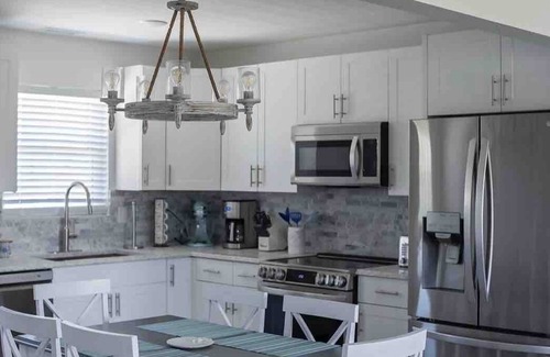 Avon House | Completely remodeled dog friendly 3 bedroom home w/beach gear and linen included