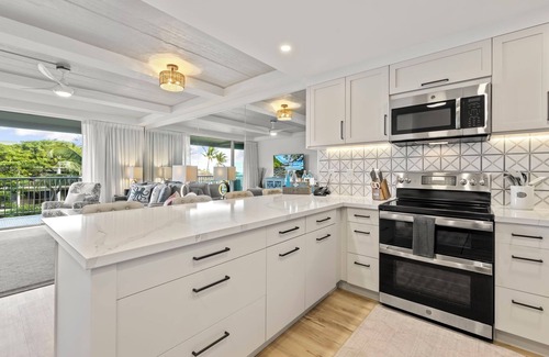 Kaanapali Apartment | Completely remodeled Whaler on Kaanapali Beach, stunning views of black rock!