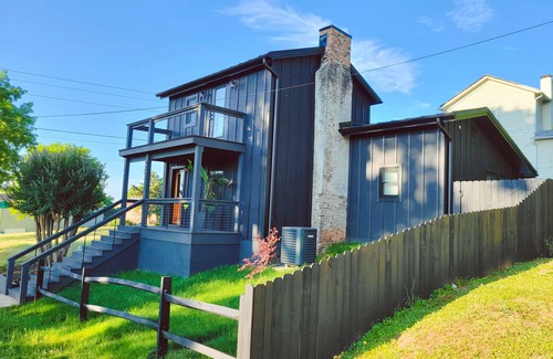 Daniels Hill House | Completely remodled Victorian era home downtown Lynchburg VAn