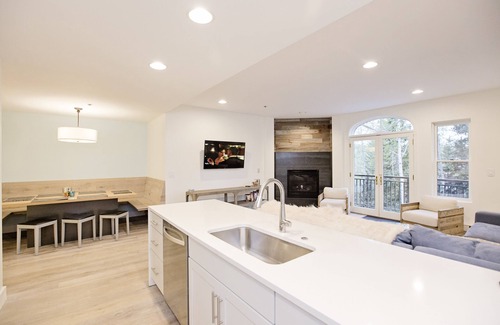 Mountain Village Condo | Completely Renovated Modern 4-Bedroom - Most Beautiful Unit at Bear Creek Lodge
