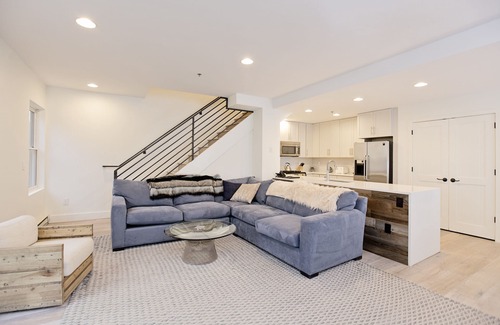 Mountain Village Condo | Completely Renovated Modern 4-Bedroom - Most Beautiful Unit at Bear Creek Lodge