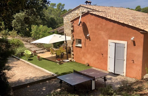 Entrecasteaux House | Completely renovated, air-conditioned sheepfold in the middle of the pines