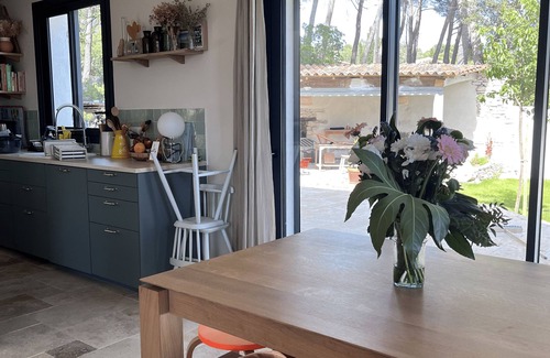 Ventabren House | Completely renovated family home surrounded by pine and olive trees.