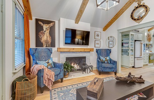 Franklin Cottage | Completely Renovated Historical Cottage - Walking distance to Downtown Franklin