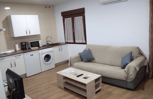 Toledo City Center Apartment | COMPLETELY RENOVATED HOUSE WITH FREE WIFI
