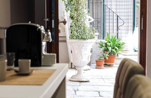 Triggiano House | Completely renovated period house located in the historic center of the city