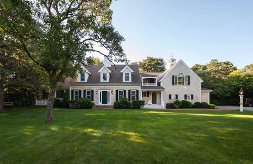Katama House | COMPLETELY RENOVATED HOME WITH HEATED POOL & SPA + ACCESS TO KATAMA BAY