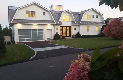Westport House | Compo Beach Area with Water Views & INFINITY Pool