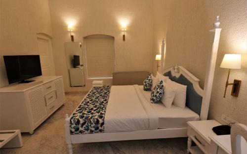 Rewari Hotel | Compound INN