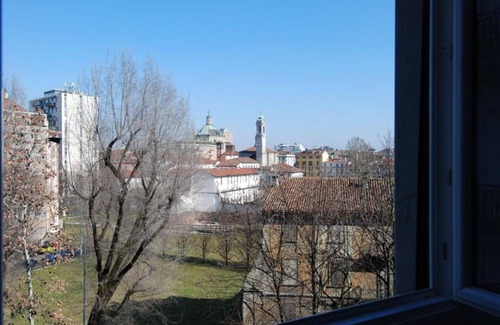 Porta Genova Apartment | Conca Del Naviglio 2915, 2 Br Flat With Balcony By Halldis