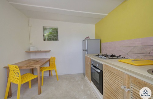 Sainte-Clotilde Bed & Breakfast | Concept nature et deconnexion-chambre " La Vierge " - Les Ser(e)ins - St-Denis