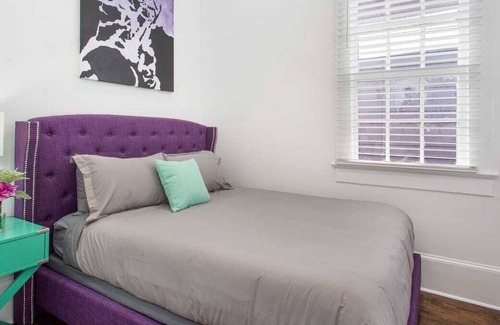 Tulane - Gravier House | Concierge Serviced Street Car House!