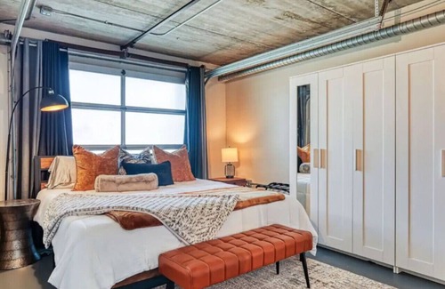 Old West Broad Neighborhood Apartment | Concrete Hideaway Savannah