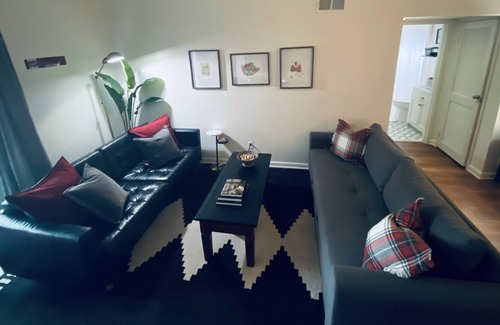 Athens Condo | Condo 1 Mile Sanford Stadium, Tailgate Lot, Sleeps 4