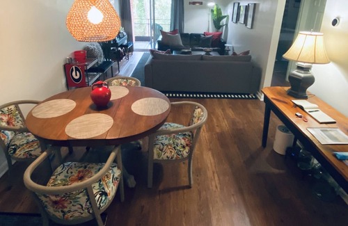 Athens Condo | Condo 1 Mile Sanford Stadium, Tailgate Lot, Sleeps 4