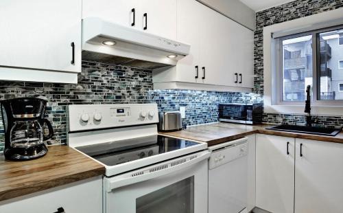 Stoneham Apartment | Condo 105 33 Chemin du Hameau by Les Chalets Alpins