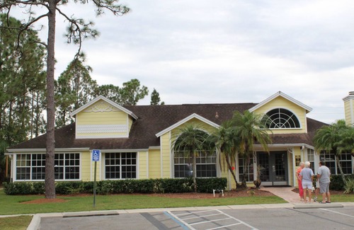Royal Palm Bay Condo | Condo 15 minutes to Disney 3 Bed 2 Bath. NO PETS