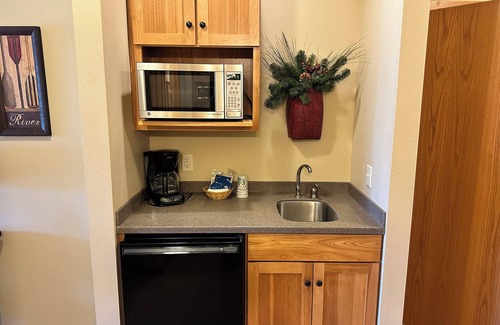 Eagle River Condo | CONDO 205 by Eagle Waters Resort