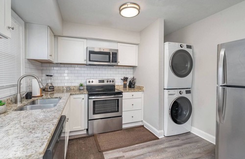 Villa Heights Apartment | Condo ~5 min Uptown w/Fast Wi-Fi & Private Patio