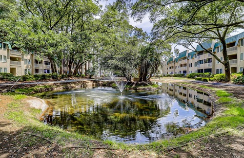 Palmetto Dunes Villa | Condo by the beach with heated pools, hot tub, patio, tennis, central AC, & W/D