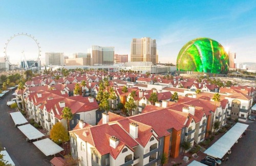 Las Vegas Condo | Condo Complex Between F1 Race Turns 4, 5G and 6!