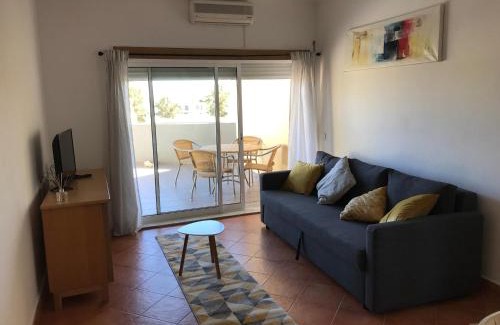 Albardeira Apartment | Condo do Mar Lovely first floor apartment with pool
