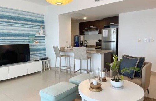 Guayacanes Apartment | Condo Frente AL MAR CON Vistas Fabulosas!