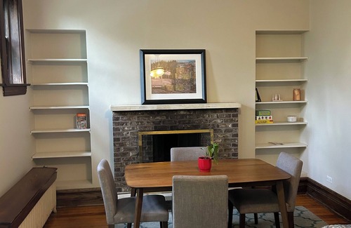 Hyde Park Condo | Condo in Hyde park 2 min UofC 6mi downtown