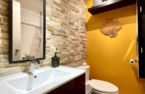 Vieux-Limoilou Condo | Condo in Limoilou with parking