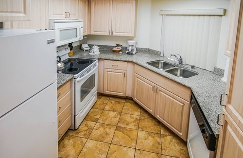 La Quinta Condo | Condo in the Desert WEEKEND 2 Close to Coachella Music and Arts Festival Shuttle