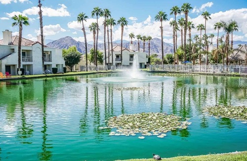 La Quinta Condo | Condo in the Desert WEEKEND 2 Close to Coachella Music and Arts Festival Shuttle