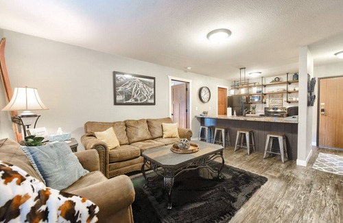 Deadwood Condo | Condo in the Hills #1 | Minutes to Deadwood