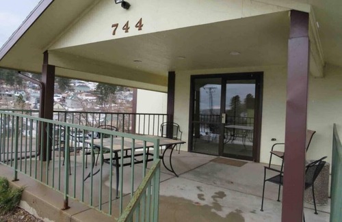 Deadwood Condo | Condo in the Hills #1 | Minutes to Deadwood