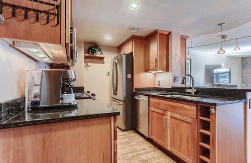 LoDo Condo | Condo in the Sky - Amazing Views - Gym