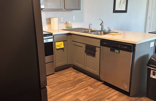 Vineyard Condo | Condo in Vineyard UT-pickleball courts, lakeside walkways & playground.