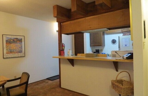 Angel Fire Condo | Condo just a Walk from the Chair Lift