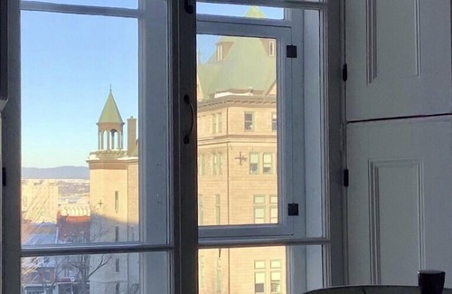 Old Quebec Apartment | Condo Lux Le Méribel du Vieux-Québec!2100ft 3bedrooms,BBQ, Free indoorParking.