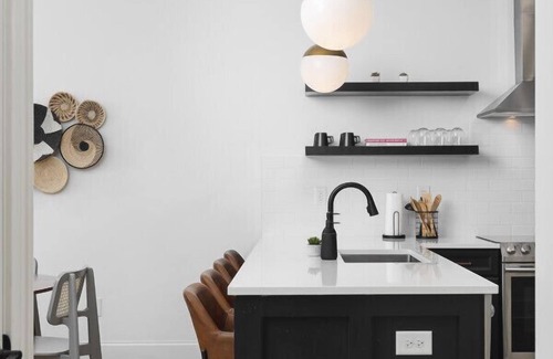 Cleveland Park House | Condo Near Downtown Broadway & Stadium - Free Parking