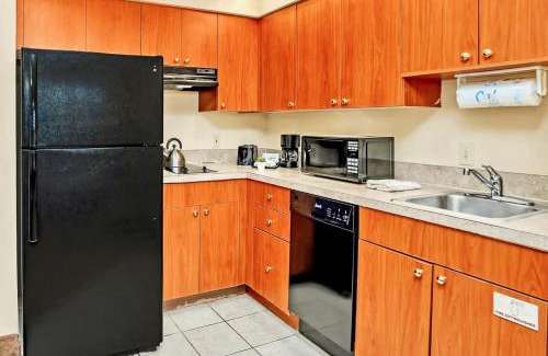 Florida Central Atlantic Coast Apartment | Condo near Universal Studios with Hot Tub and Pool