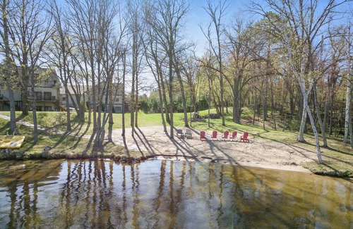 Crosslake Condo | Condo on Crosslake #834| Resort Like Amenities