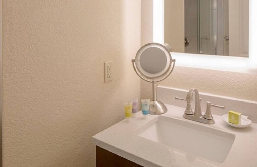 Ormond Shores Resort | Condo on the Beach with Ocean View