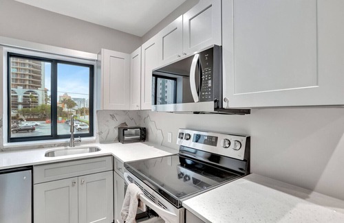 Central Beach Apartment | Condo Right off Las Olas - Steps to FTL Beach #2A