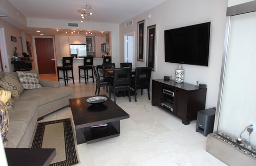 Lauderdale Beach Condo | Condo Stps Off Beach W/Spa Services MONTHLY RENTALS ONLY!