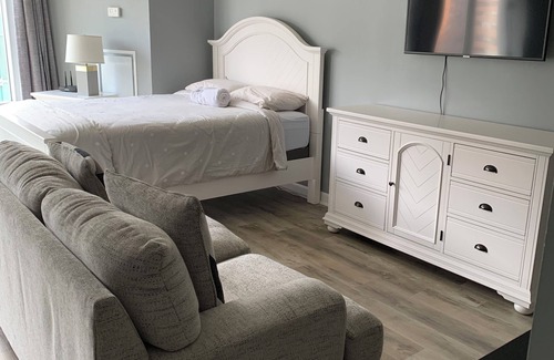 Bay Street Corridor Condo | Condo Studio in Downtown Toronto on Yonge-Dundas