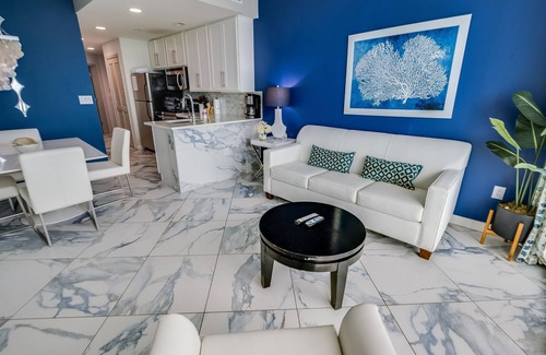Downtown Myrtle Beach Condo | Condo w/oceanfront balcony & pool
