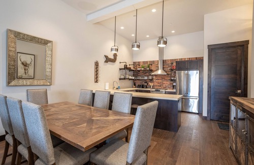 Whitefish Condo | Condo w/private hot tub & rooftop deck close to Glacier National Park - Downtown Penthouse