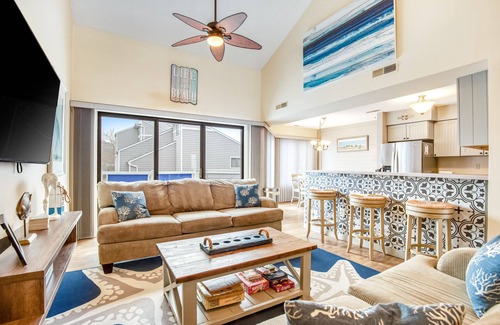 Fenwick Island Condo | Condo with central AC, private W/D & free WiFi - shared pool