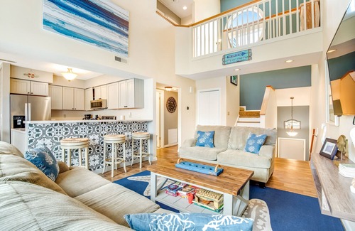 Fenwick Island Condo | Condo with central AC, private W/D & free WiFi - shared pool