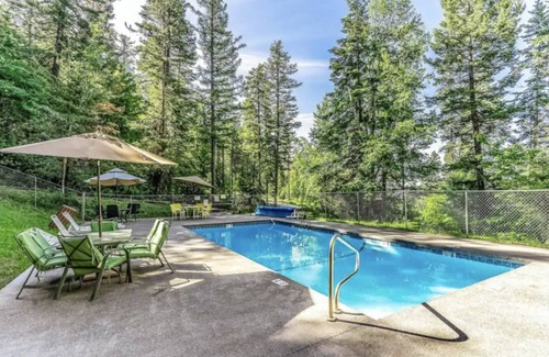 Whitefish Condo | Condo with Lake Access, Pool & Hot Tub Near Skiing and Glacier National Park