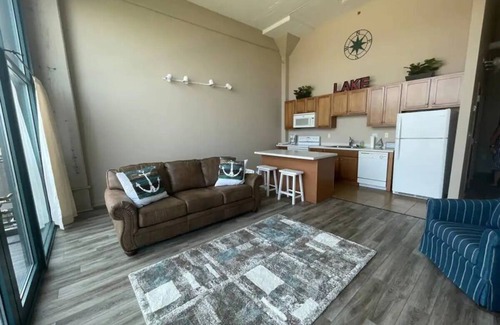 Sandusky Condo | Condo with Lake & Cedar Point View